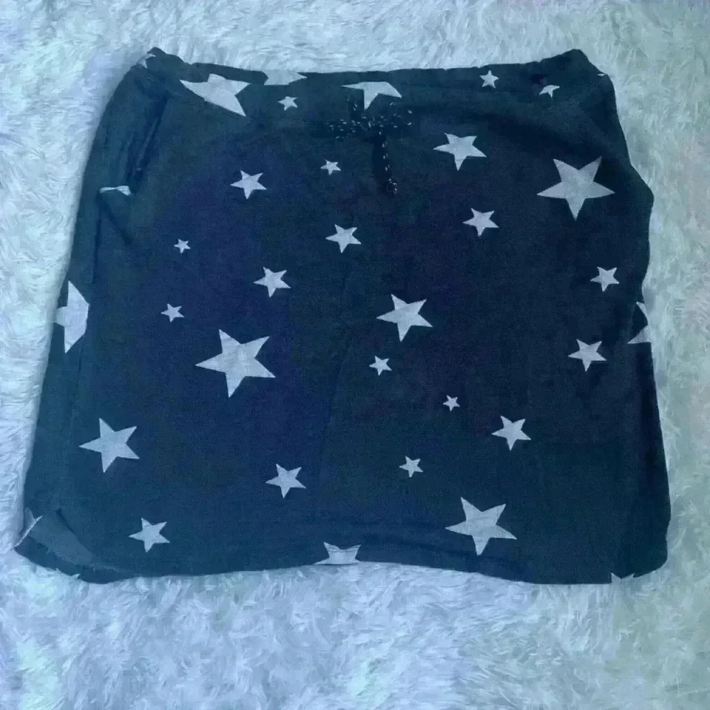 Sundry skirt. Size 4/XL. Charcoal gray with white stars. Sweatshirt material.
